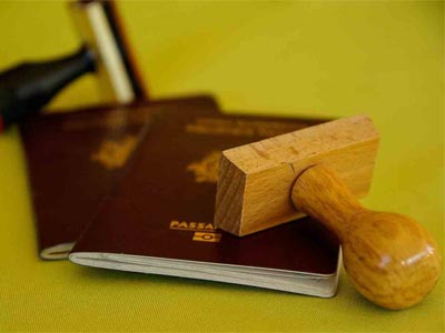 How can an Indian apply for Portuguese citizenship?